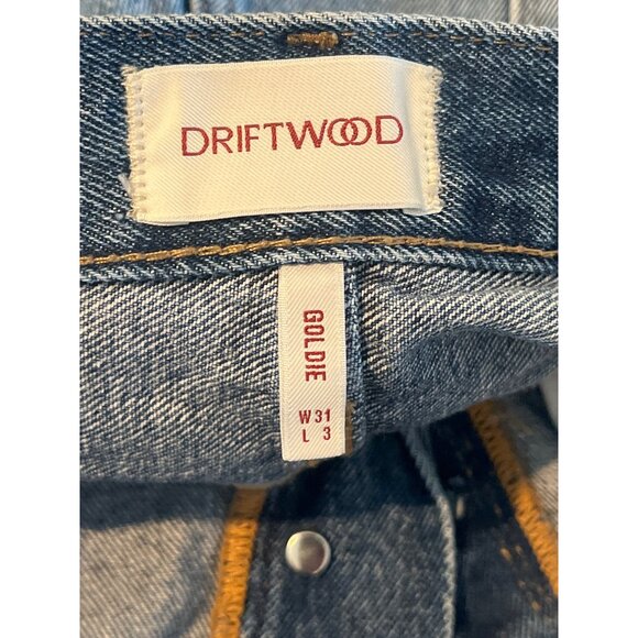 Driftwood Vintage-Style Denim Shorts With Embroidered Bird Patch & Fringe Detail - Picture 8 of 9